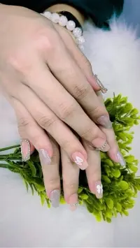 Làm nail (úp móng- sơn gel)