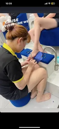 Làm nail ( cắt da tay chân )