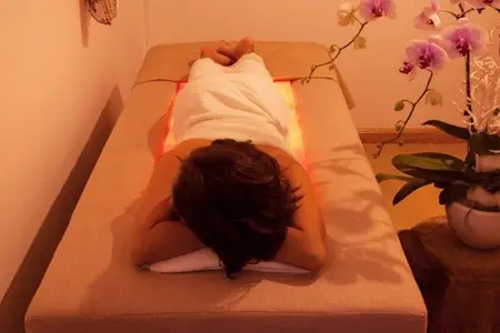 Salt Stone Steam Bed Massage