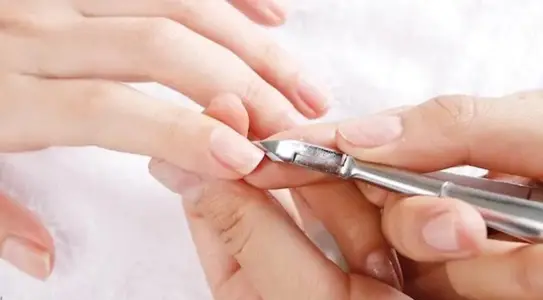 Cắt da tay /Manicure