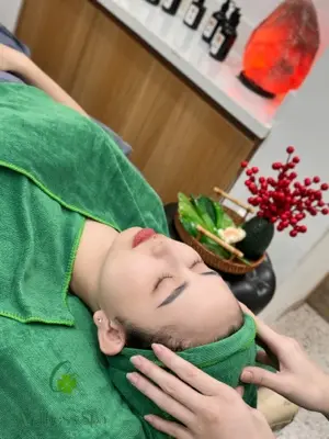 Jade Facial Lifting