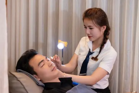 Lấy ráy tai