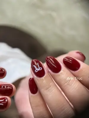 Combo xinh: Nhặt da - cứng móng tạo cầu - sơn gel