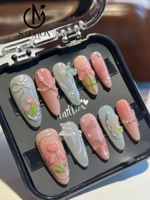 Nails box