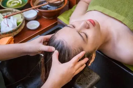 Gội đầu trị liệu