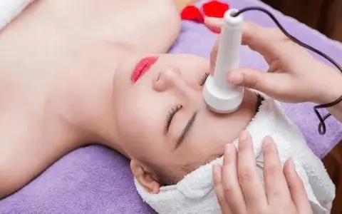 Nâng cơ mặt & cổ