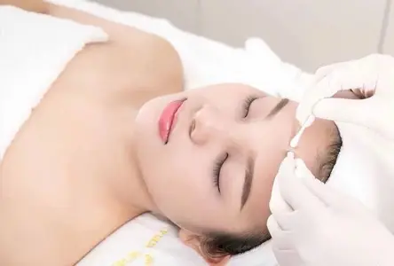 “Bye Bye Mụn” Chăm sóc da trị mụn