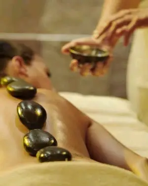 Massage Đá Nóng - 60 Phút