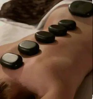 Massage Đá Nóng - 90 Phút