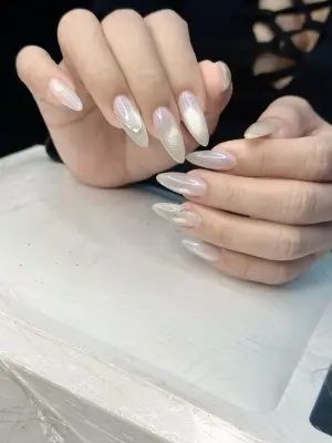 Apply fake nail