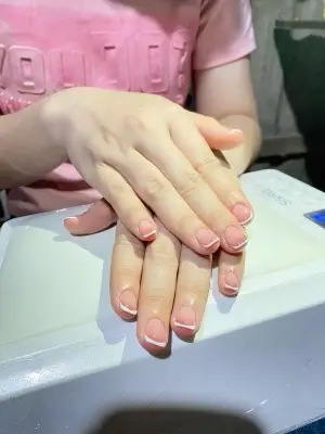 Làm Móng Tay Deluxe + Sơn Cổ Điển - 60 phút