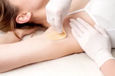 Nách (Waxing)