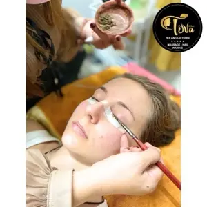 Eyelash Color