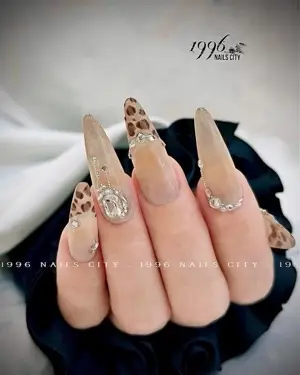 Đá khối, charm (Min )