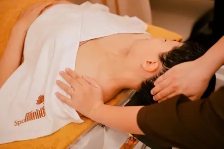 Liệu pháp thông kinh lạc vùng cổ vai gáy 60 Phút