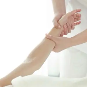 Massage cổ vai gáy tay