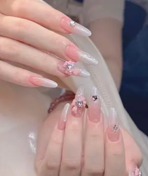 Modern Gel Nail Extension