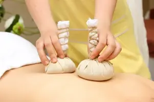 Chăm Sóc Cơ Thể Với Thảo Dược