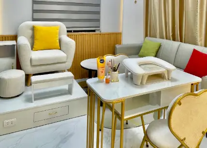 Plumeria nail room